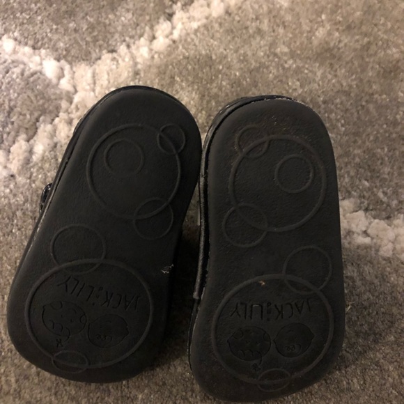 Jack and Lily skull leather baby shoes / 5 1/4 inches long / never worn - Picture 3 of 6